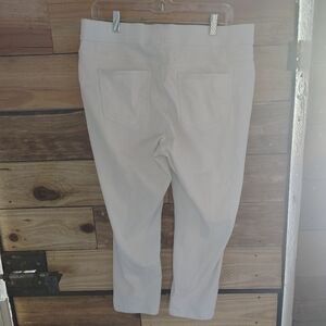 Time and Tru White Chinos Lightweight Smooth Texture